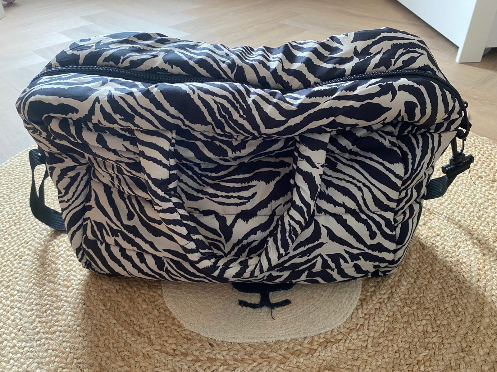 Luiertas met zebraprint, Verzorgingstas, Zwart, Zo goed als nieuw, Extra vakken