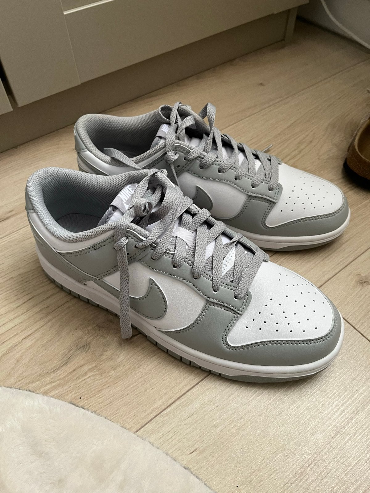 Nike Dunk Low Grijs mt 42,5, Kleding | Heren, Ophalen, Zo goed als nieuw, Overige kleuren, Sneakers of Gympen