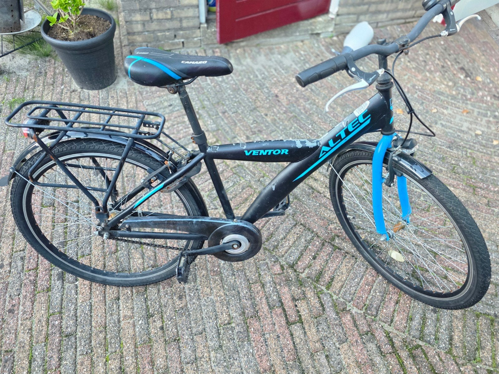 Altec Ventor kinderfiets – zwart/blauw

Altec Ventor kinderf, Ophalen, Gebruikt, 20 inch, Handrem