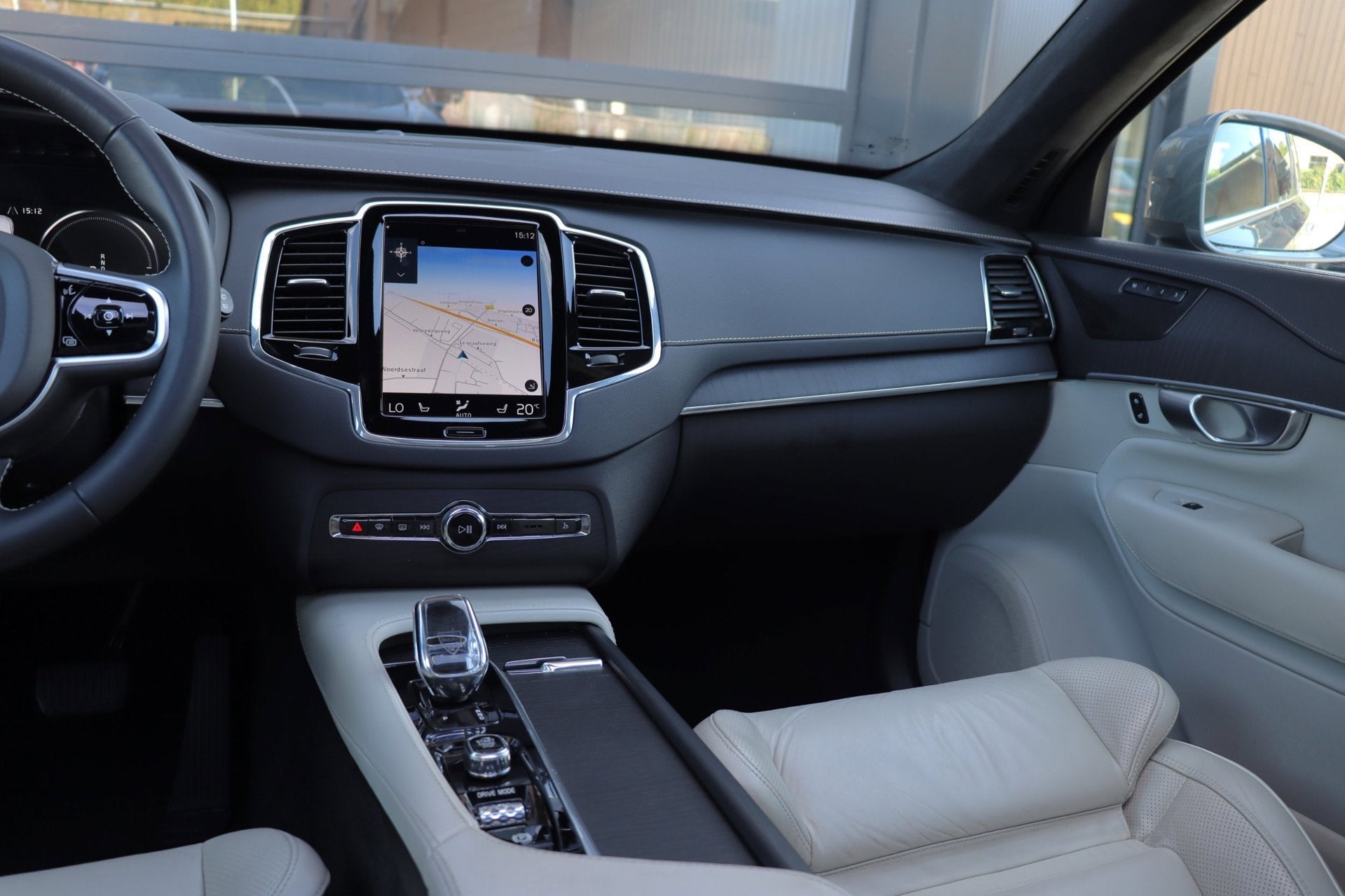 Foto 8 van Volvo XC90 2.0 T8 Twin Engine AWD Inscription Intro Edition