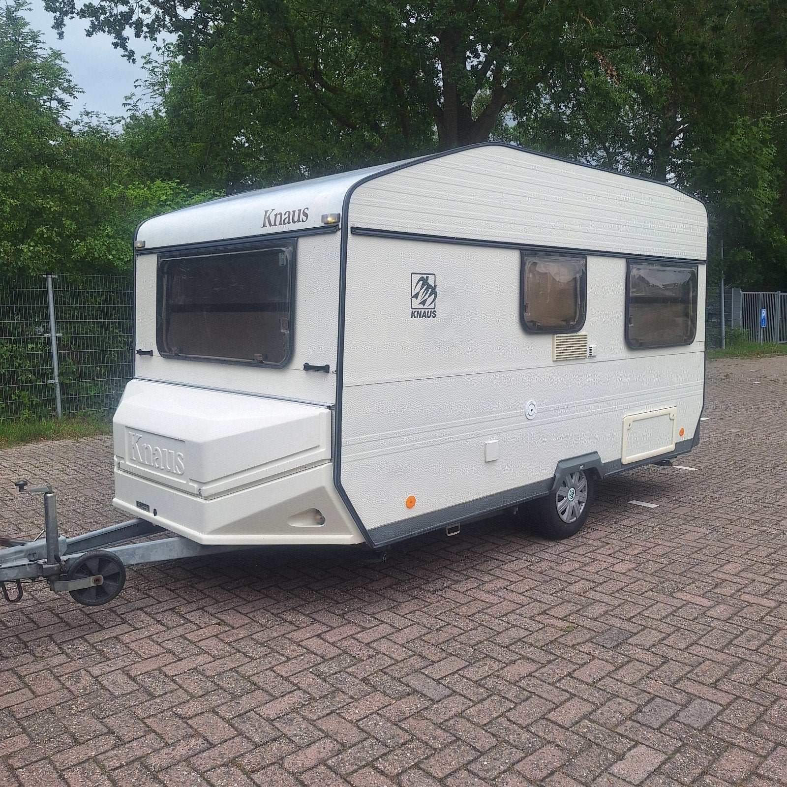 Knaus Azur 380, Voortent, Retro, Zelfvoorzienend, Fietsrek, Schokbreker, Treinzit, 500 - 750 kg, Knaus