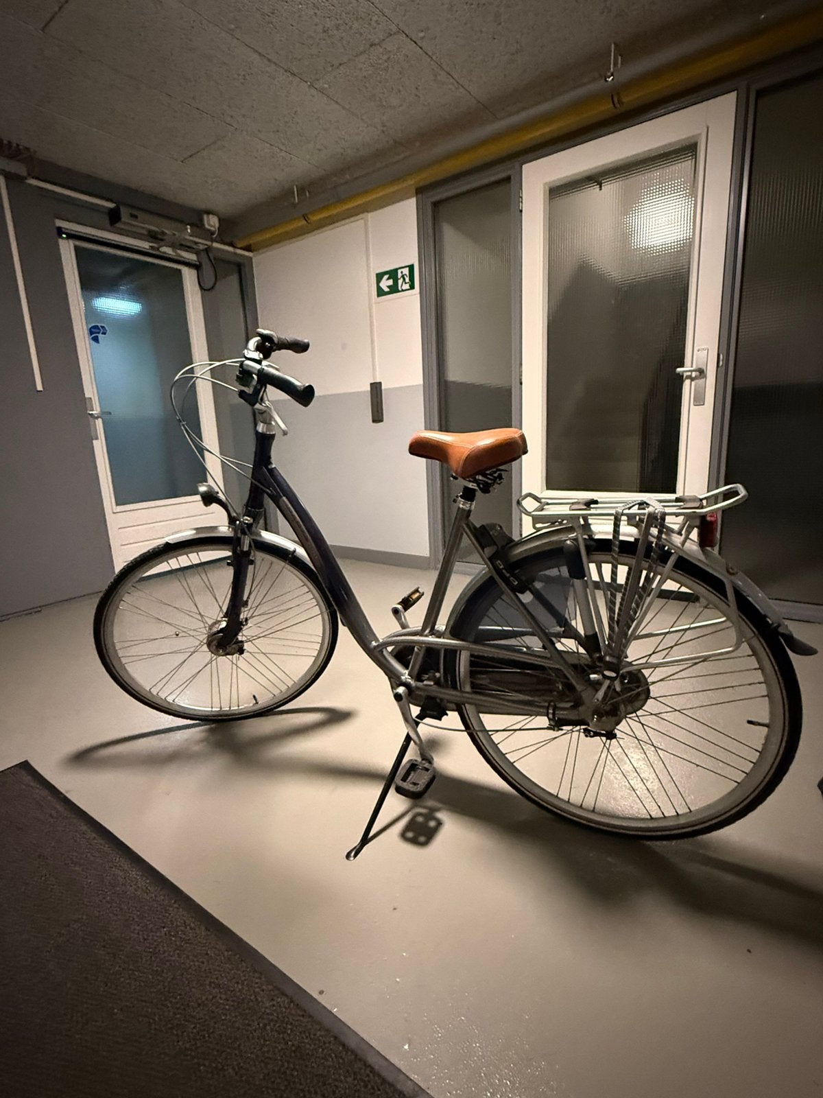 Sportieve Sparta damesfiets met kmteller tas en snelbinders, Ophalen, Gebruikt, Sparta, Versnellingen