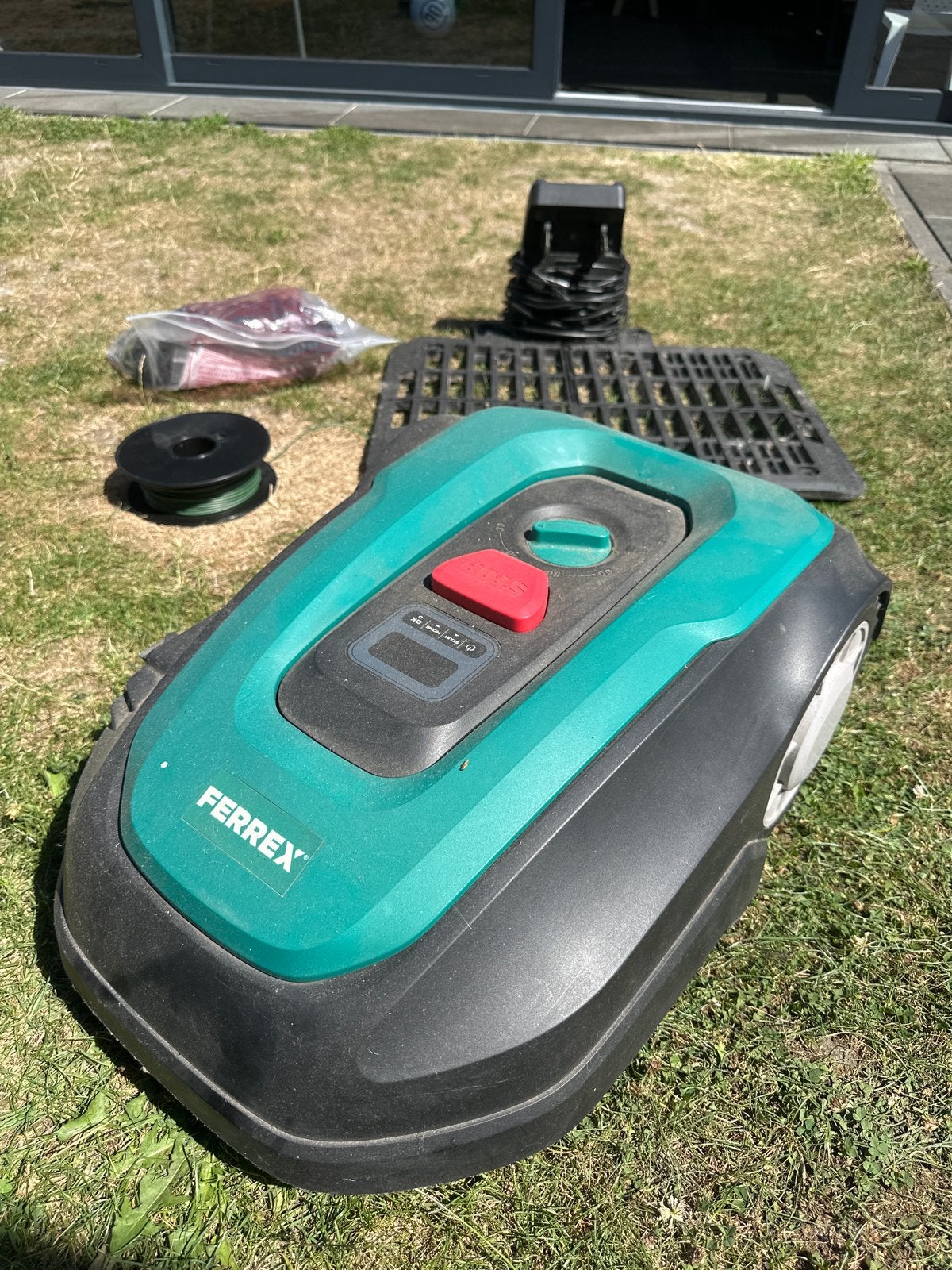 Ferrex robotmaaier - Automatisch grasmaaien, Ophalen, Cirkelmaaier, Gebruikt, Accu-grasmaaier