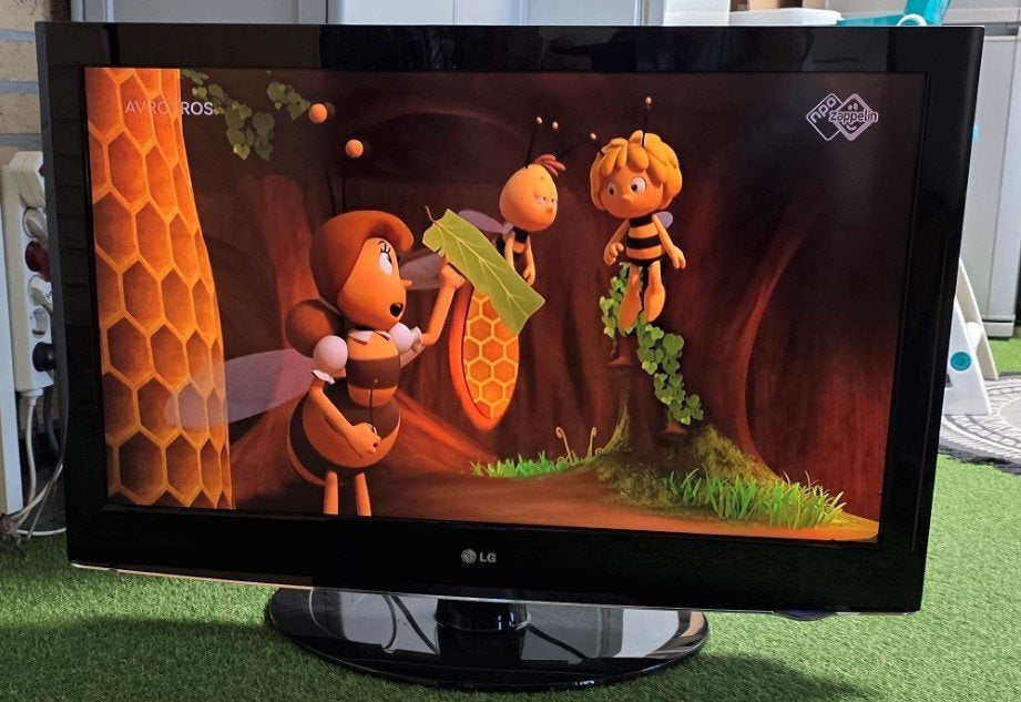 LG TV 37 inch 94cm met HDMI USB aansluiting, Ophalen, Zo goed als nieuw