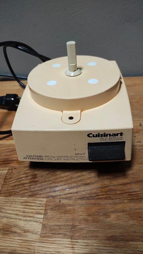 motorblok DLC 10 plus Cuisinart keukenmachine, Minder dan 1 liter, Ophalen of Verzenden, Gebruikt, 2 snelheden
