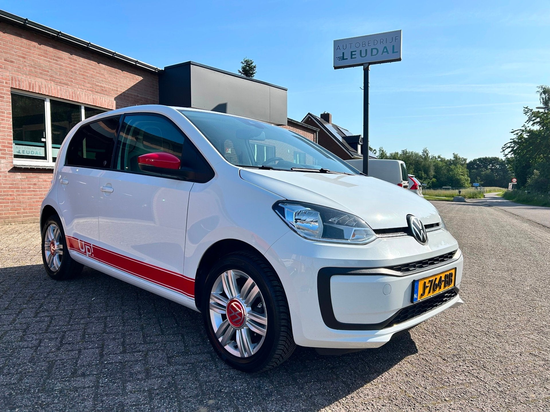 Volkswagen Up! 1.0 beats // 132.000 km // Nieuwe APK !, Voorwielaandrijving, Origineel Nederlands, Bedrijf, Handgeschakeld