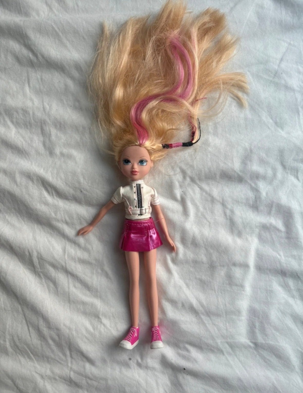 MGA pop met roze rokje en blonde haren, Ophalen of Verzenden, Gebruikt, Barbie