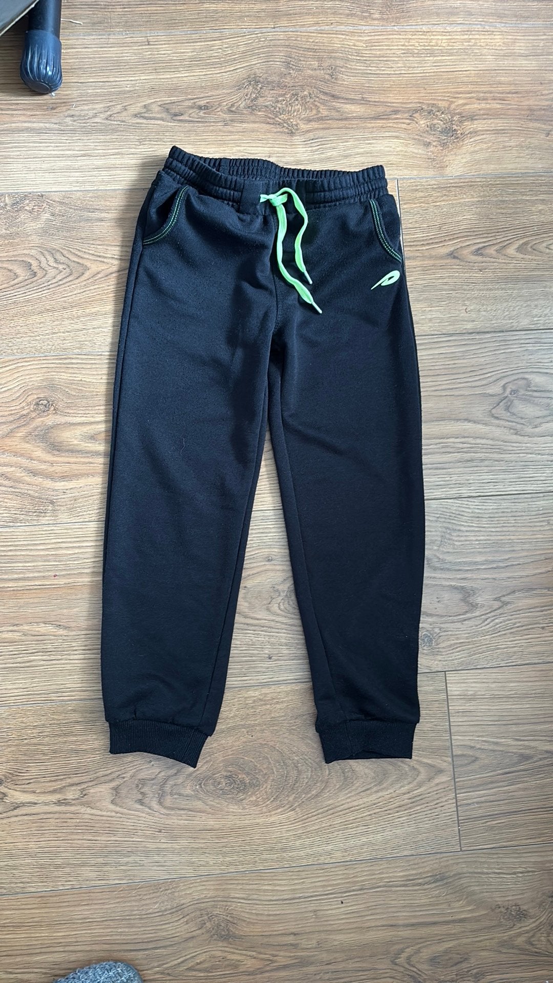 Joggingbroek, Kinderen en Baby's, Kinderkleding | Maat 128, Ophalen of Verzenden, Gebruikt, Jongen, Sport- of Zwemkleding
