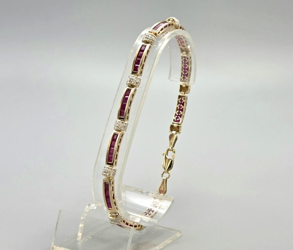Gouden Vintage tennisarmband robijn en diamant. 2026/290., Sieraden, Tassen en Uiterlijk, Armbanden, Zo goed als nieuw, Goud, Rood