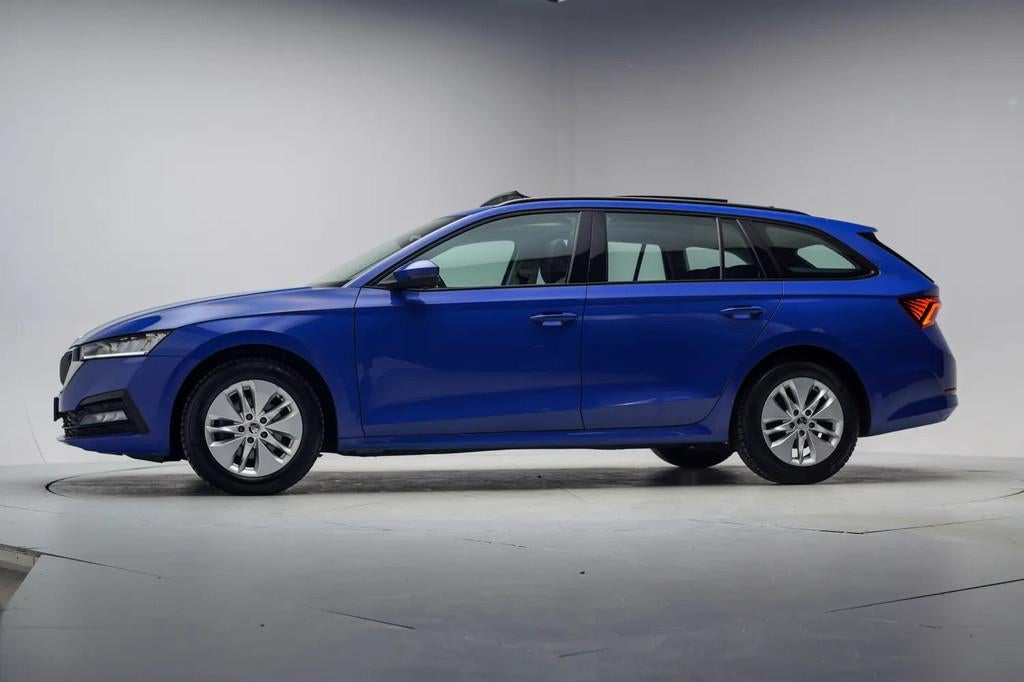 Skoda Octavia 1.0 TSI Business Edition [ Pano Navi Virtual T, Auto's, Skoda, 21 km/l, Gebruikt, Blauw, Origineel Nederlands