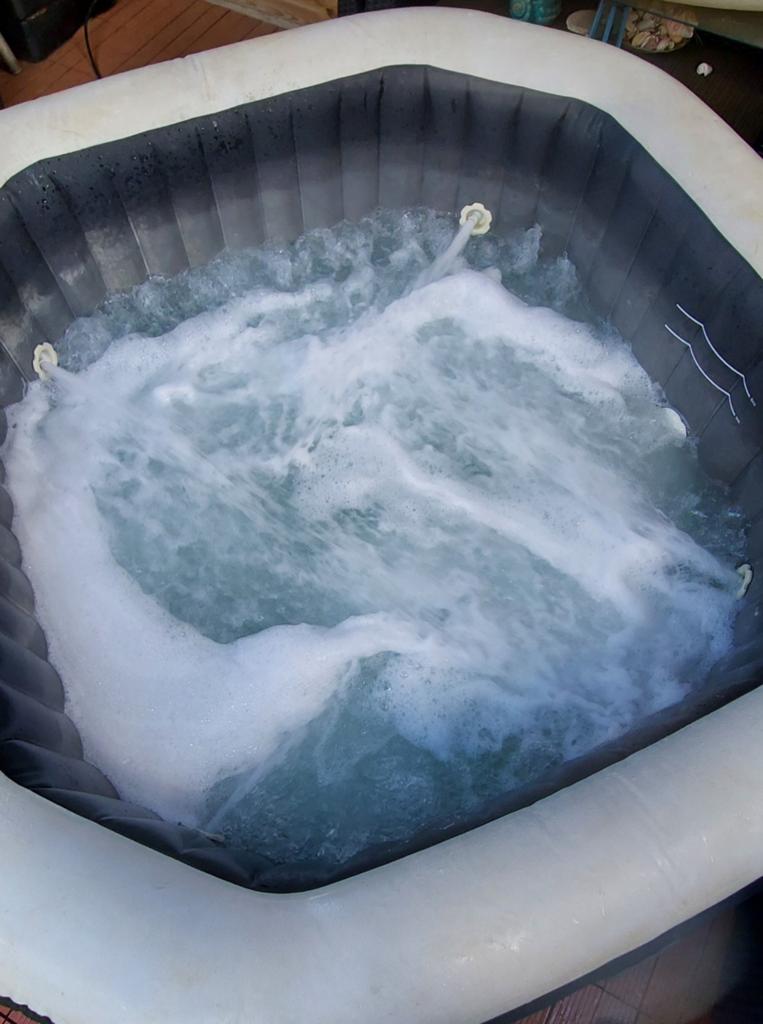 Intex Pure Spa Deluxe Jacuzzi Jet & Bubble 201x71 cm, Tuin en Terras, Bubbelbaden en Hottubs, Gebruikt, Opblaasbaar, Pomp, Ophalen