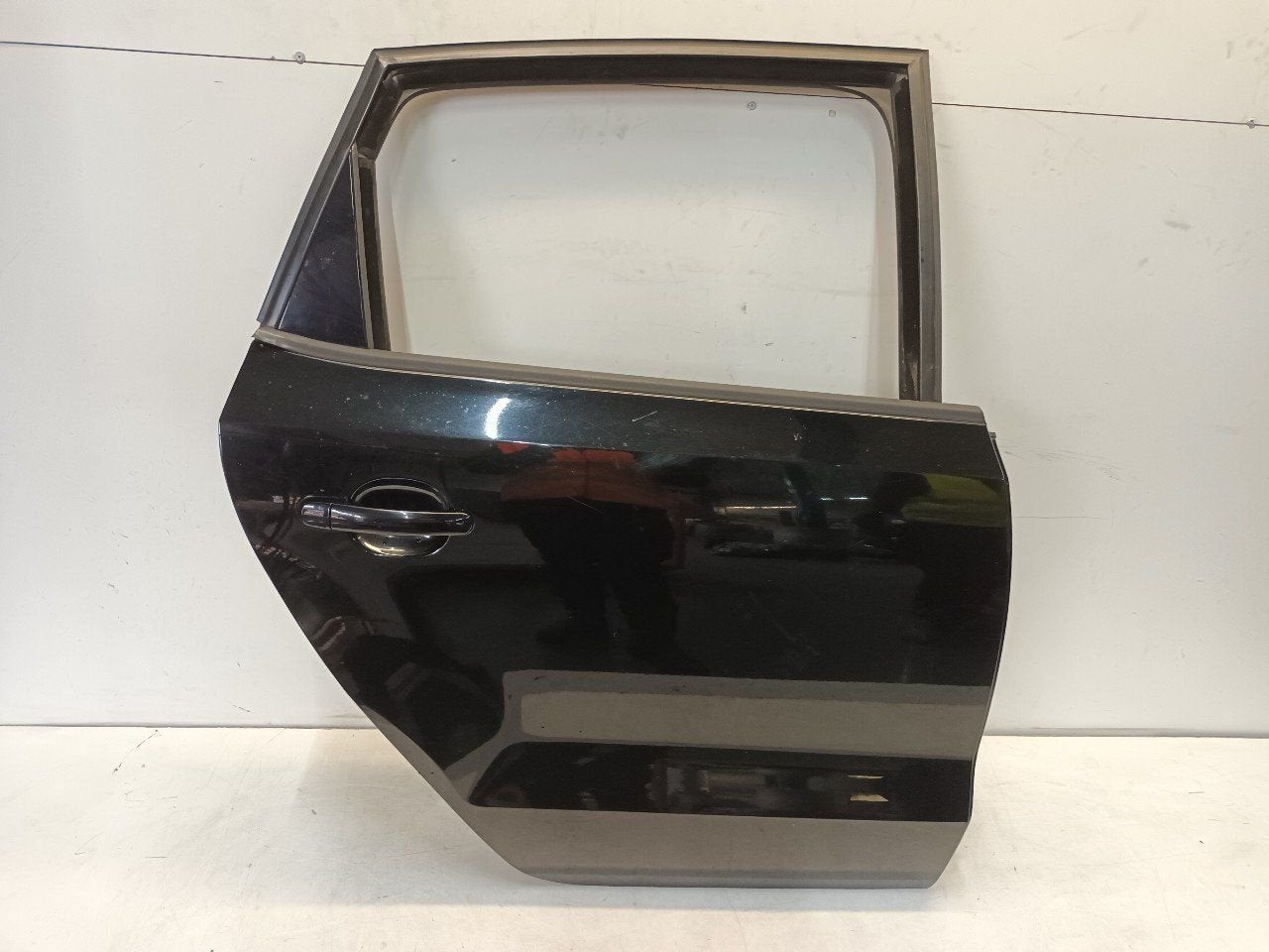 Portier rechts achter Volkswagen Polo, Auto-onderdelen, Onderdelen@venauto.nl, Van der Ven Autorecycling B.V., Gebruikt, Ettenseweg 76, 4706 PB Roosendaal, The Netherlands