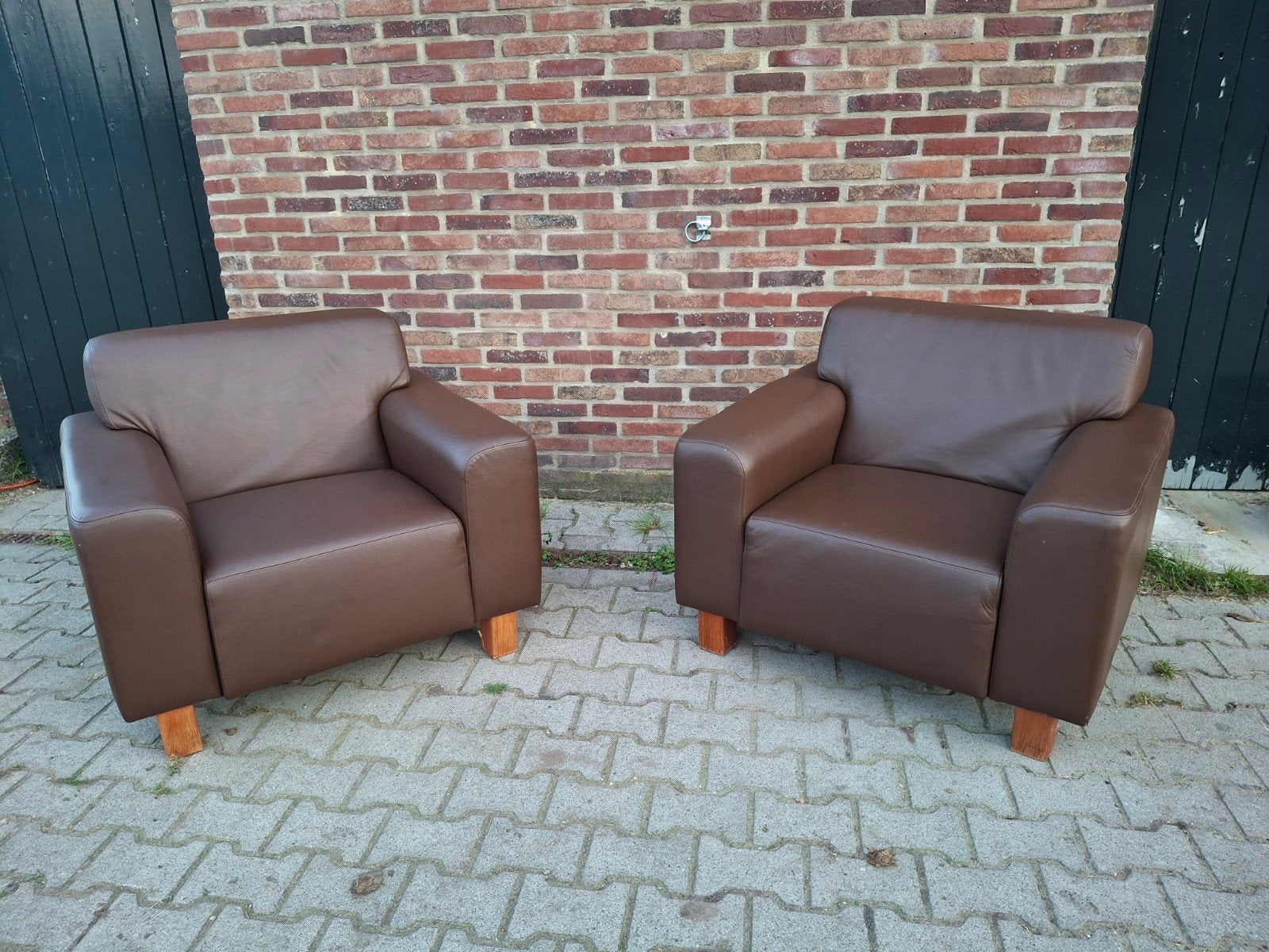 MOOIE MODERNE BRUIN LEDEREN FAUTEUILS, Ophalen, Zo goed als nieuw, Leer, 75 tot 100 cm
