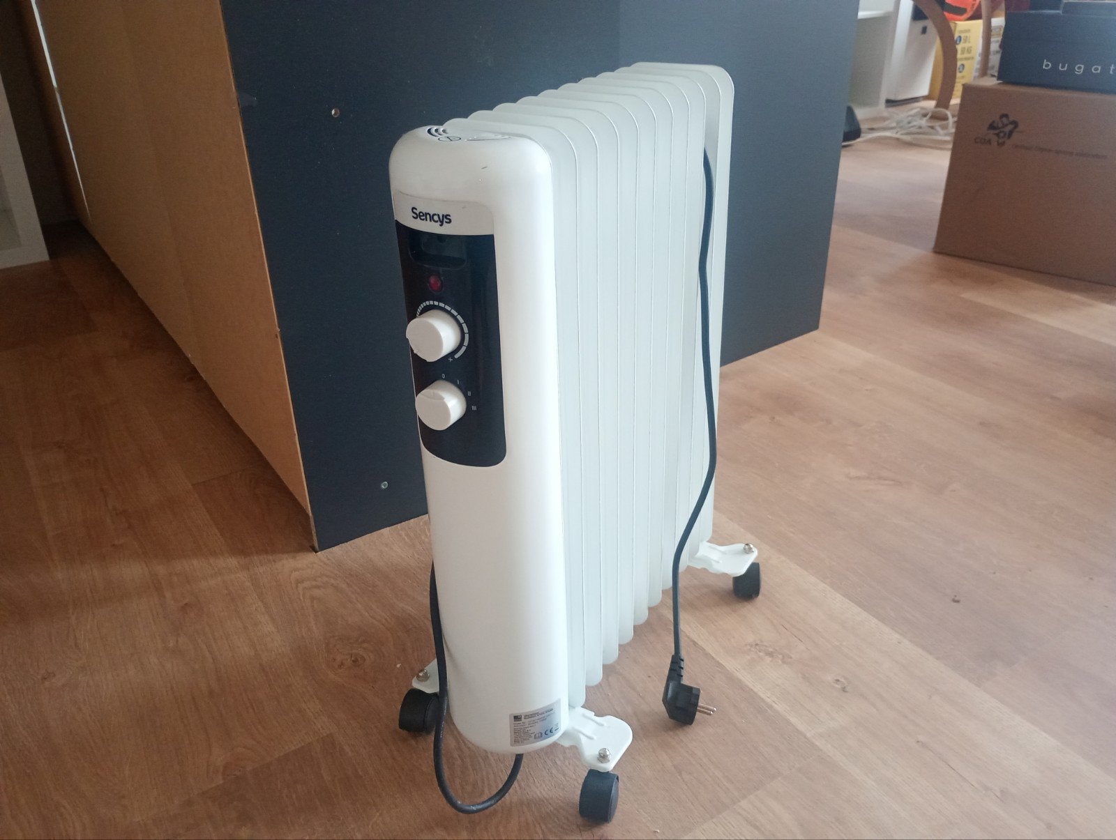 Sencys Oliegevulde Radiator 2500W - Wit, Zo goed als nieuw, Radiator, Minder dan 60 cm, Ophalen of Verzenden, Zo goed als nieuw