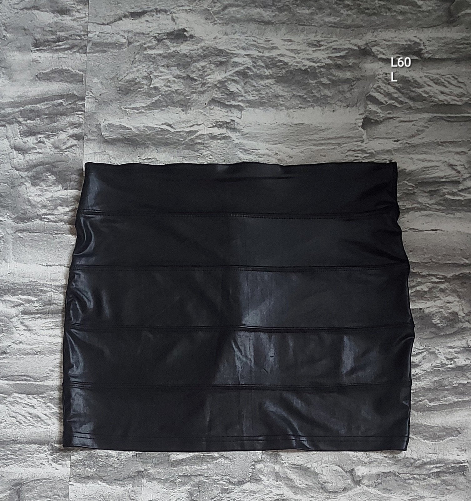 Kinky Zwarte wetlook minirok - Maat L, Zwart, Maat 42/44 (L), Ophalen of Verzenden, Onbekend