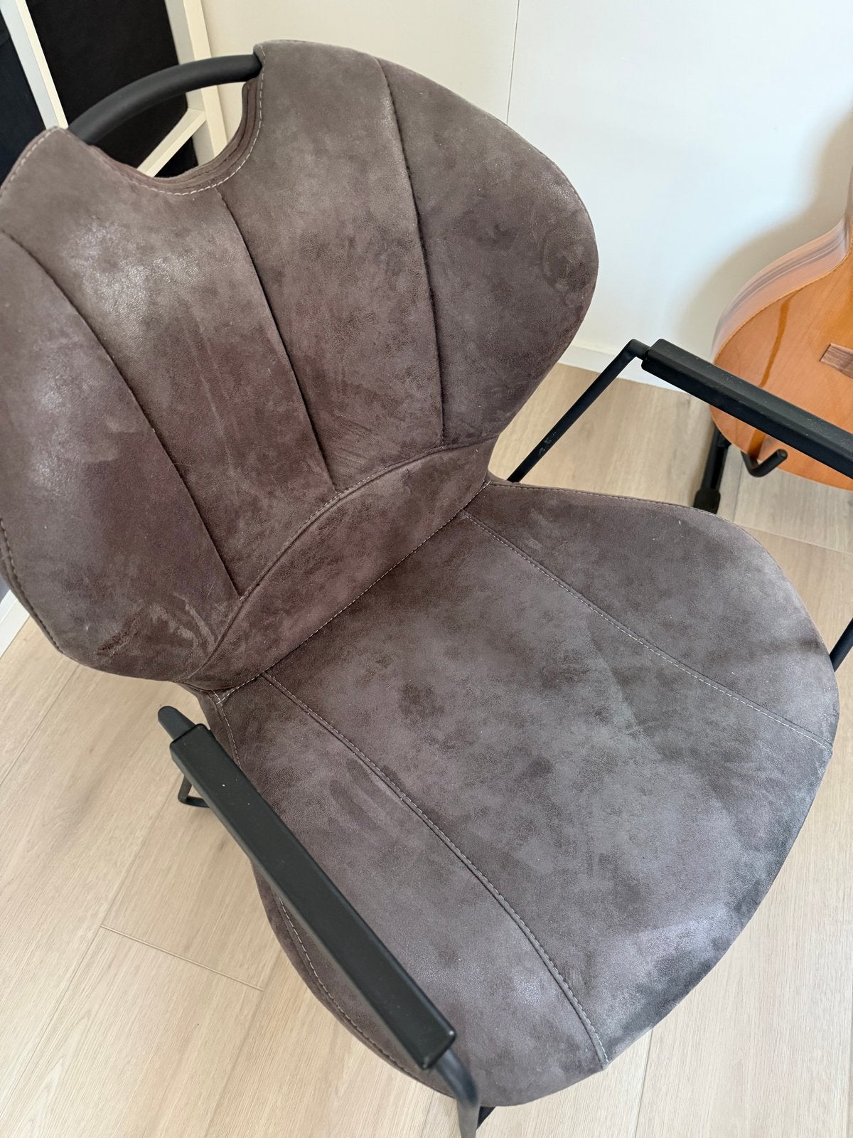 Comfortabele eetkamerstoel met armleuningen (1 stoel), Huis en Inrichting, Stoelen, Ophalen, Gebruikt, Bruin, Eén