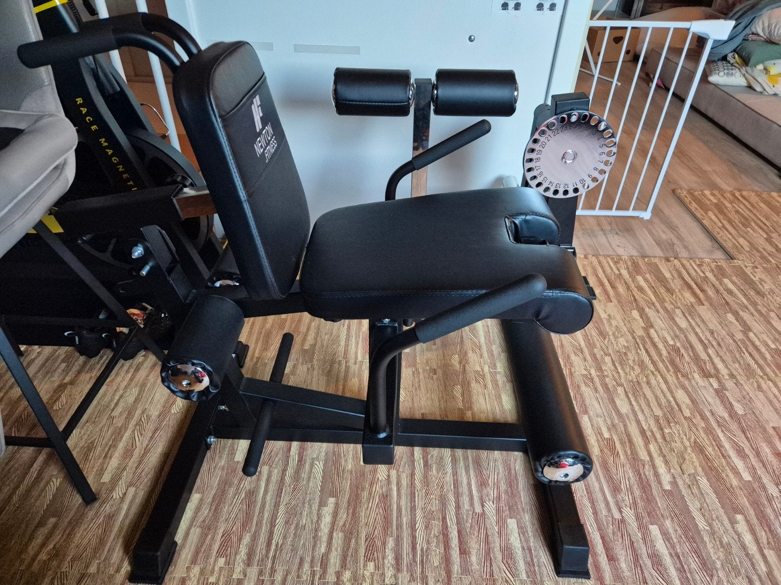 Newton Fitness Black Series BLK-60 - 4-in-1 Beentrainer, Ophalen, Nieuw, Buik, Krachtstation