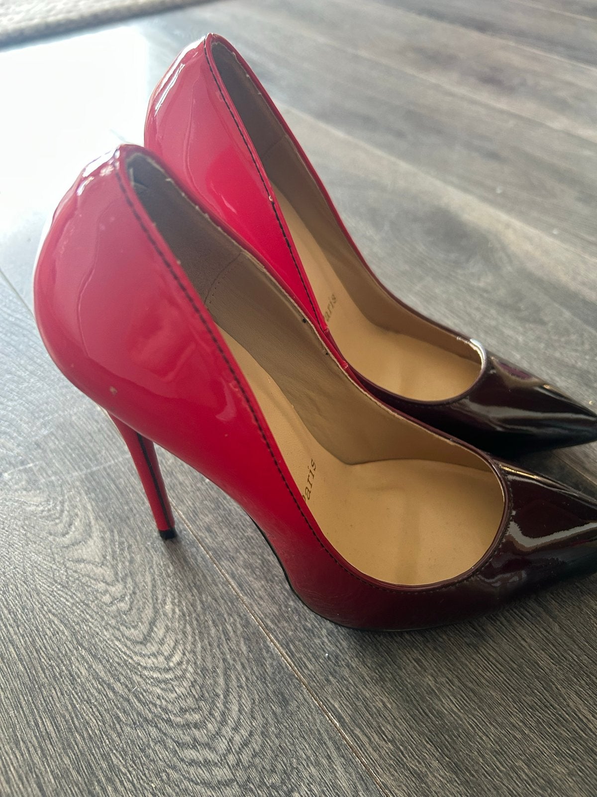 Vintage Christian Louboutin Pumps - Rood/Bordeaux Lakleer, Ophalen of Verzenden, Gedragen, Rood, Pumps