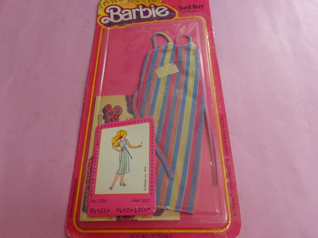 Barbie vintage Best buy zomer jurk nrfb, Verzamelen, Poppen, Ophalen of Verzenden, Zo goed als nieuw, Kleertjes