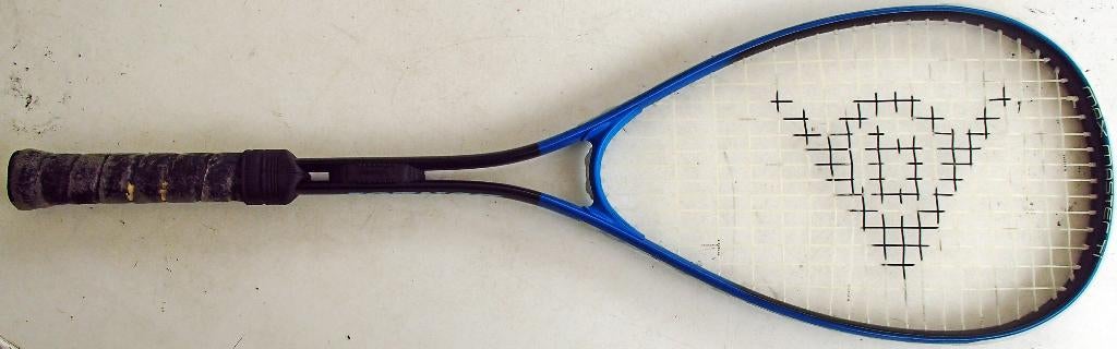 Squashracket Dunlop, Sport en Fitness, Squash, Ophalen of Verzenden, Zo goed als nieuw, Racket, Met hoes