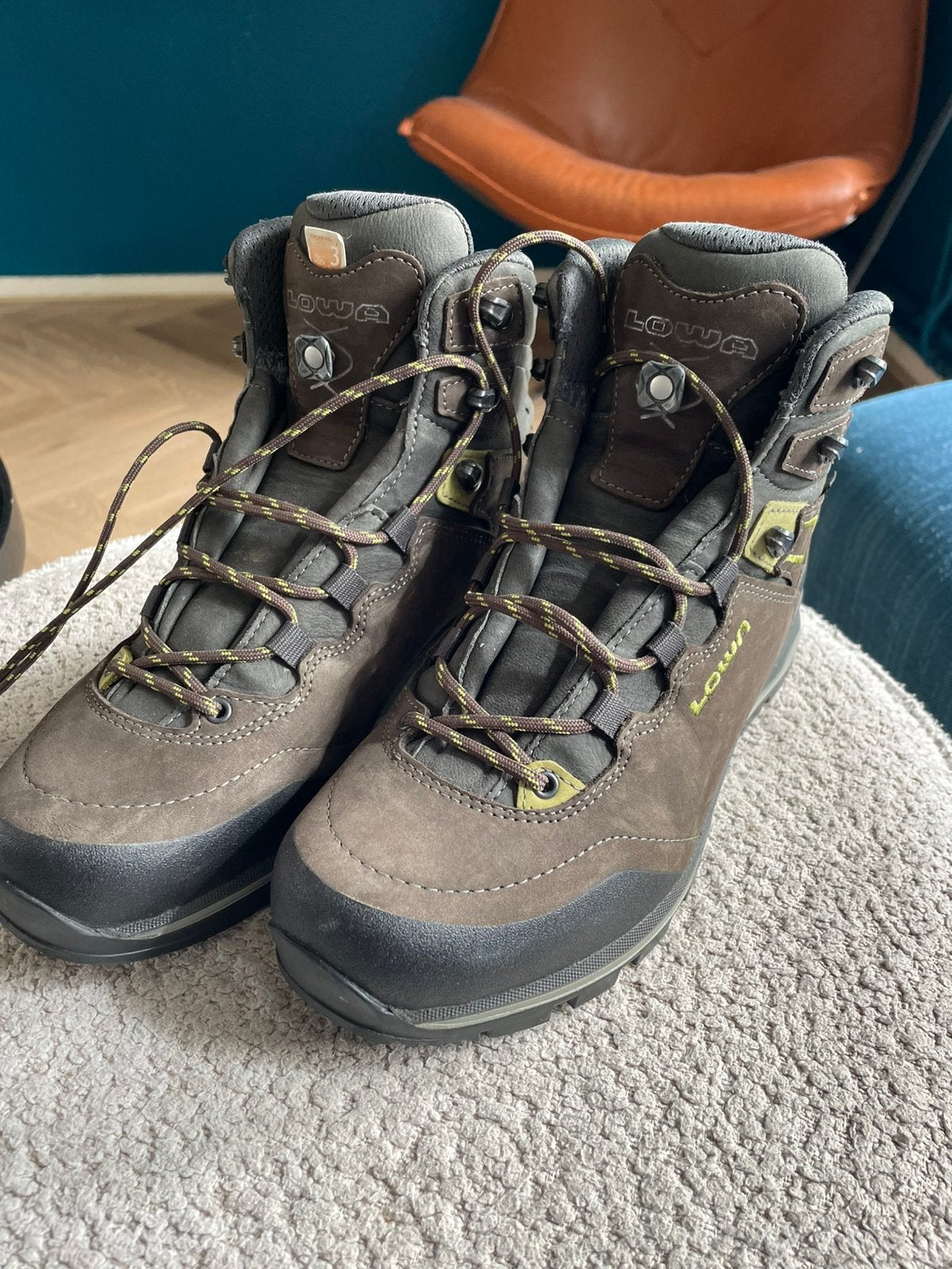 Lowa lady GTX light maat 39, Ophalen, Zo goed als nieuw, Schoenen
