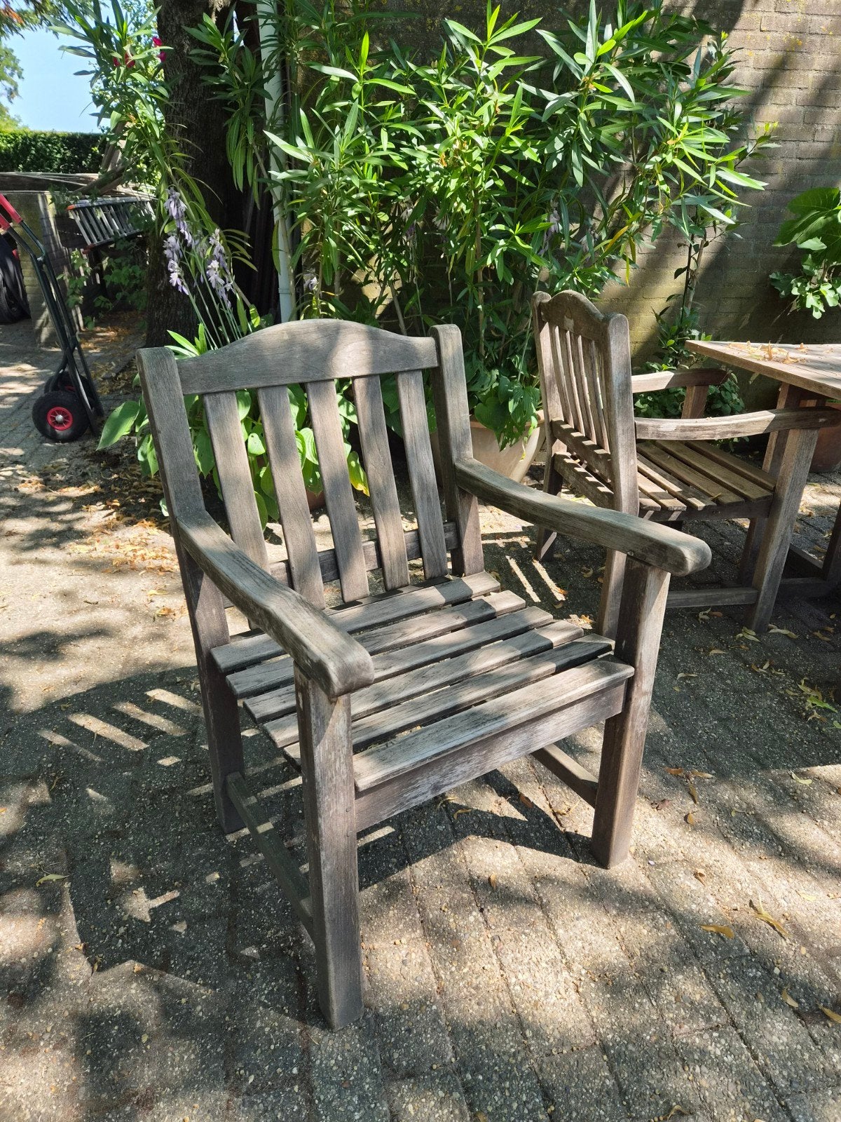 Hard houten tuinstoelen., Ophalen, Gebruikt, Hout