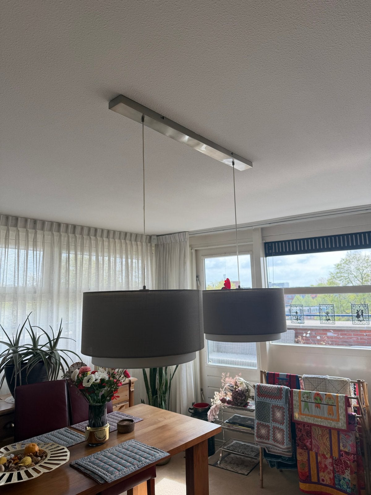 Moderne hanglamp met twee stoffen kappen, Ophalen, Gebruikt, Metaal, Overige fittingen