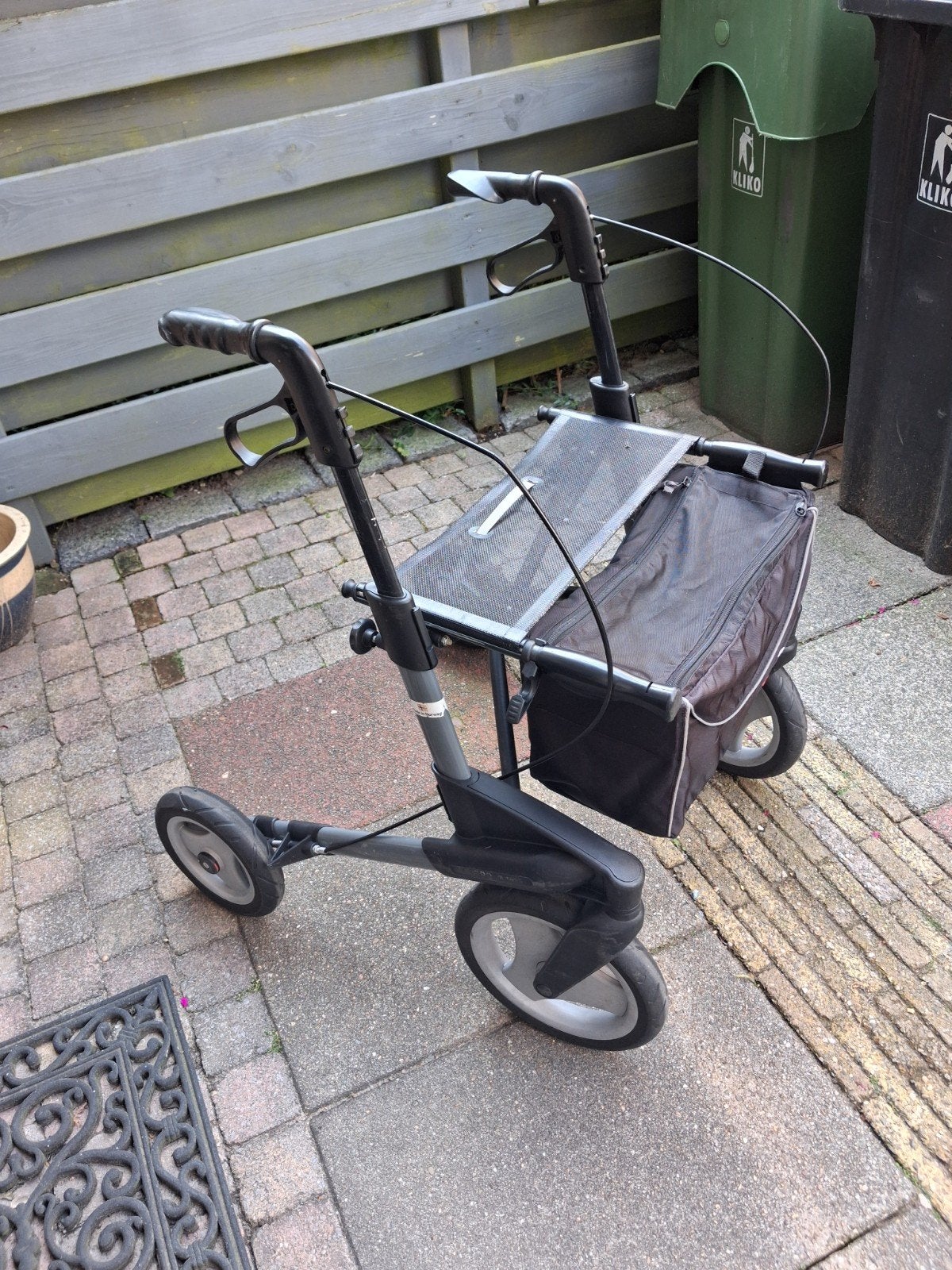 Rollator, Ophalen