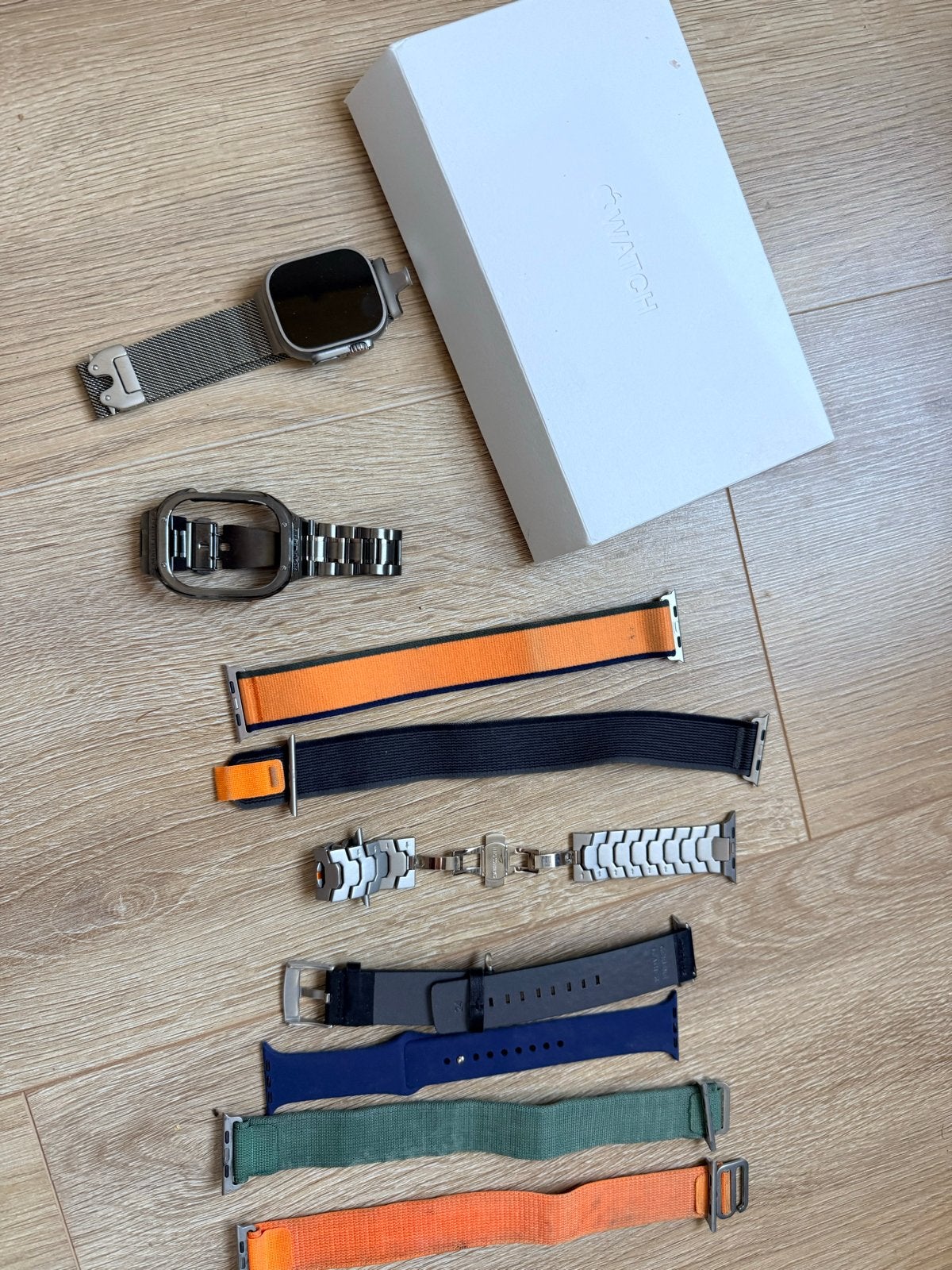 Apple Watch Ultra met diverse bandjes en accessoires, Ophalen, IOS, Waterdicht, Zilver