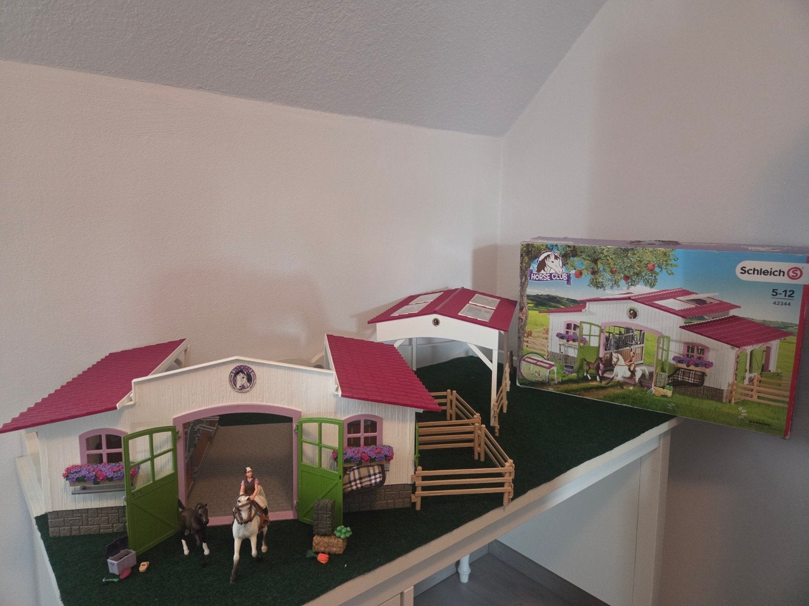 Schleich Paardenstal zo goed als nieuw, Ophalen, Zo goed als nieuw, Jongen of Meisje