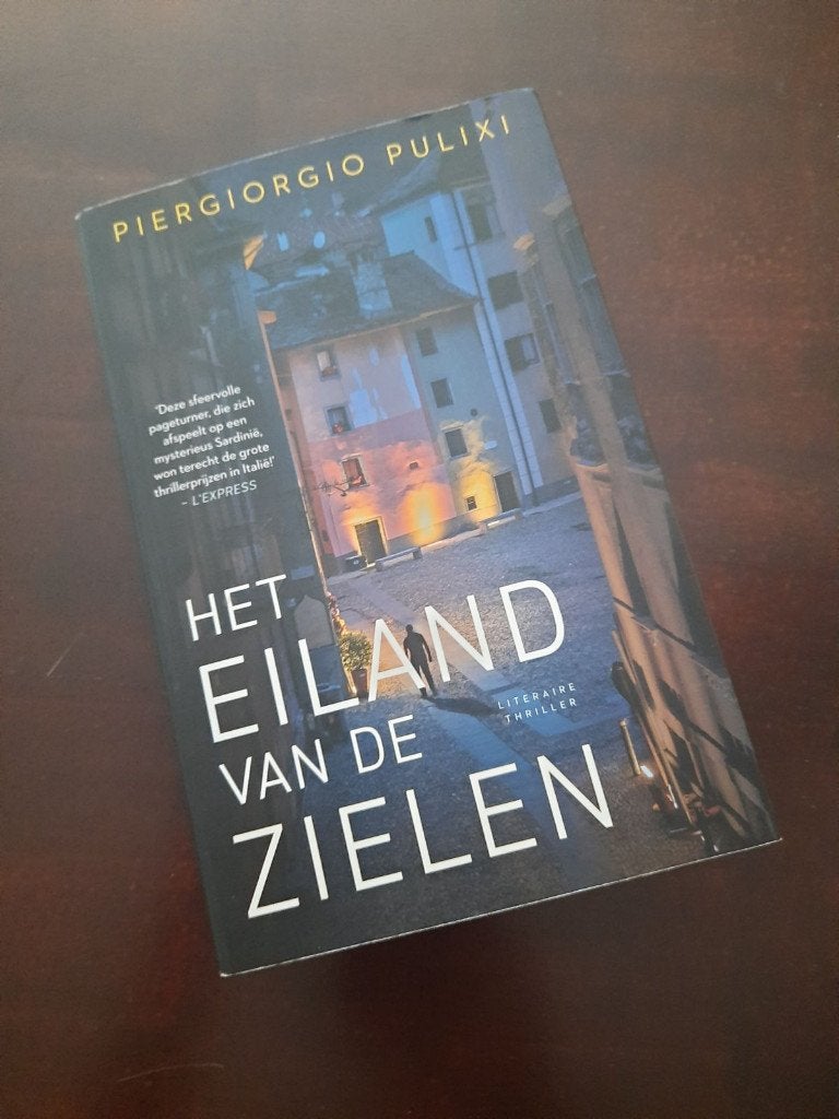 Piergiorgio Pulixi - het eiland van de zielen, Boeken, Thrillers, Zo goed als nieuw, Ophalen of Verzenden
