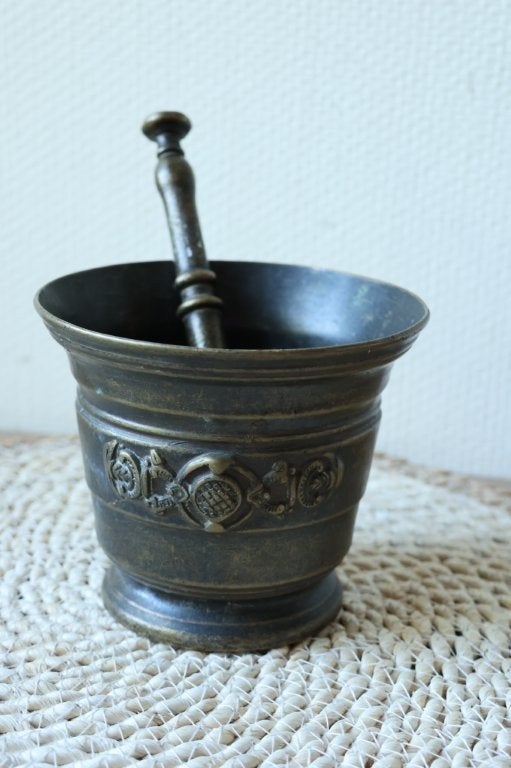 Antieke vijzel met stamper, Ophalen of Verzenden, Koper