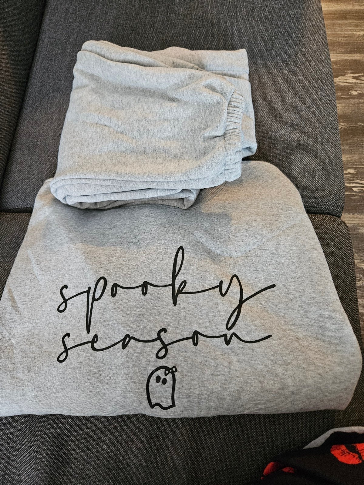 Comfortabel Joggingpak Maat L - Spooky Season, Maat 42/44 (L), Ophalen of Verzenden, Zo goed als nieuw, Lange mouw