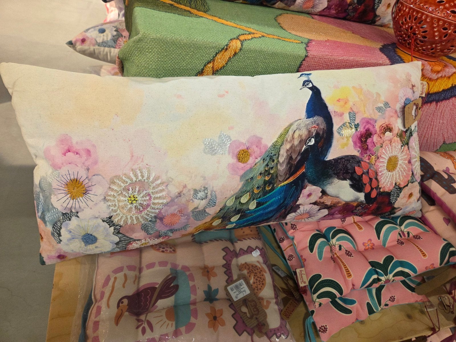 Imbarro Sierkussen met Pauw en Bloemenprint, Huis en Inrichting, Woonaccessoires | Kussens, Meerkleurig, Met print, Ophalen of Verzenden