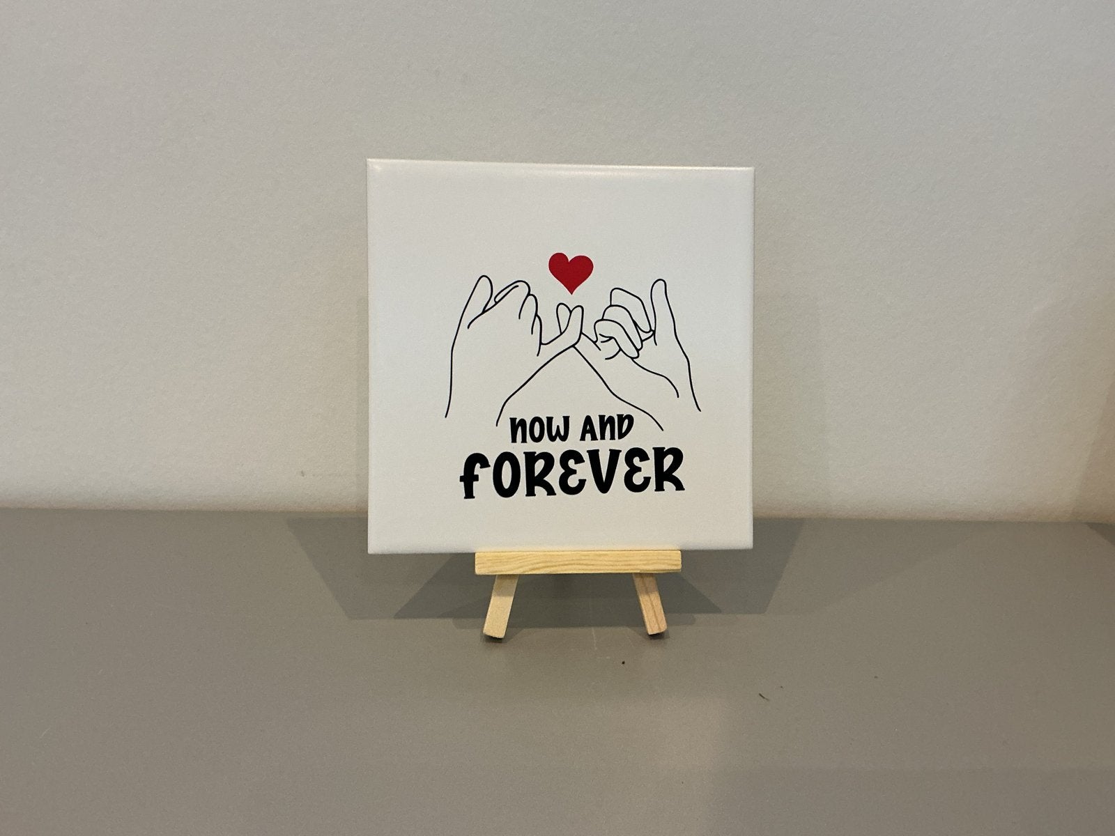Tegeltje 'Now and Forever' met hartje en handen, 15 cm, Nieuw, 15 cm, Ophalen of Verzenden