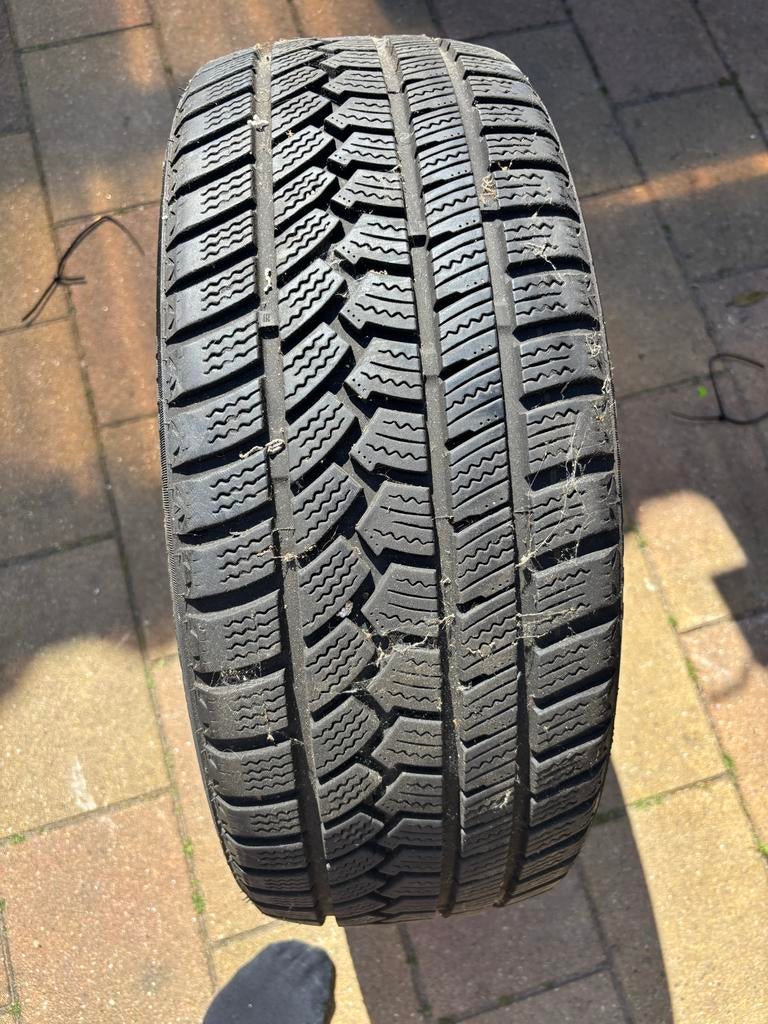 Hifly Win-Turi 212 Winterbanden 205/50 R17, Auto-onderdelen, Ophalen of Verzenden, Gebruikt