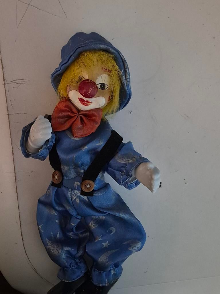 Clownpop in blauw pak, Ophalen of Verzenden, Pop