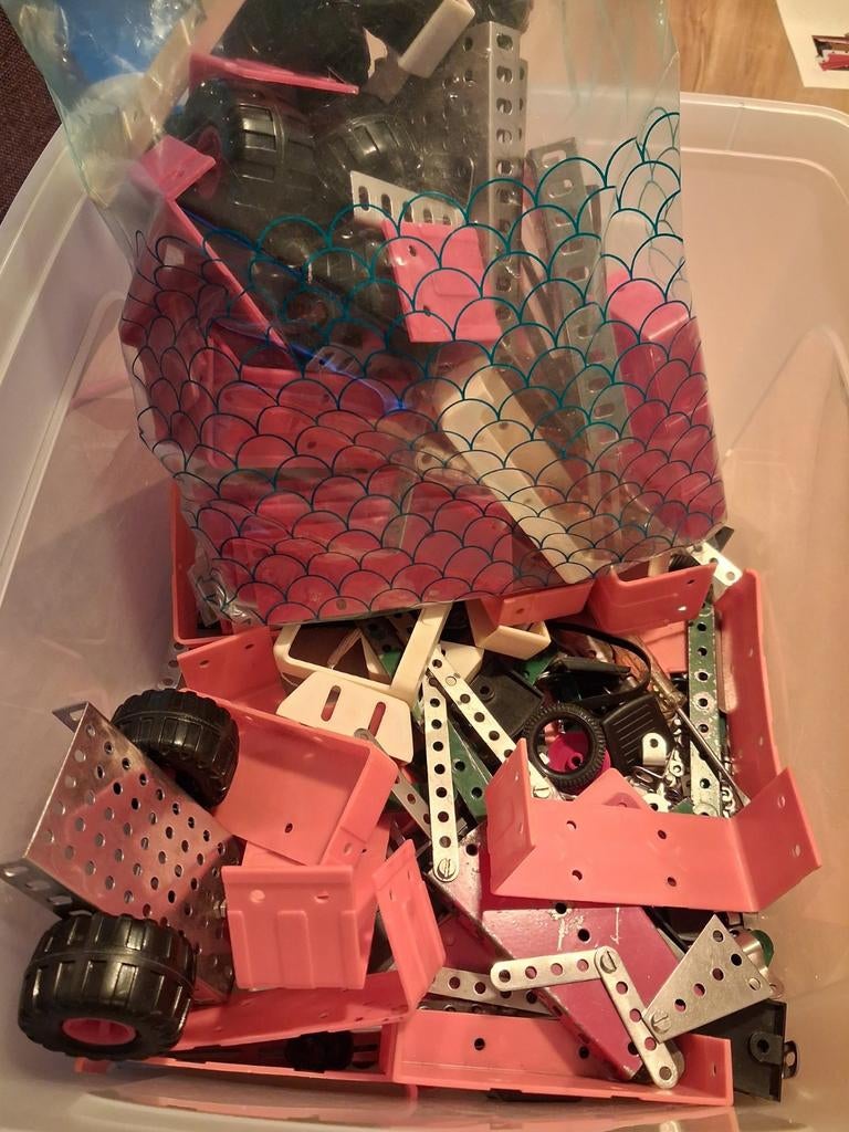 Een partij construction (soort Meccano), Ophalen