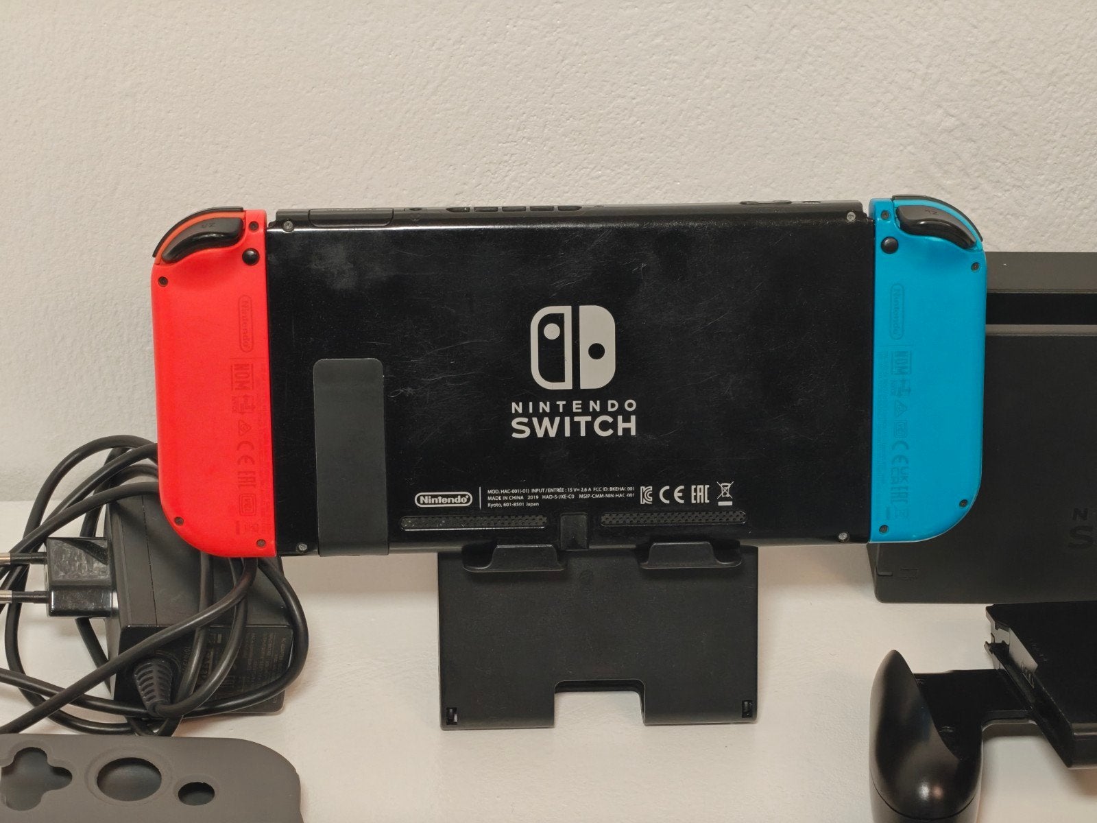 Foto 3 van Nintendo Switch met 3 spellen