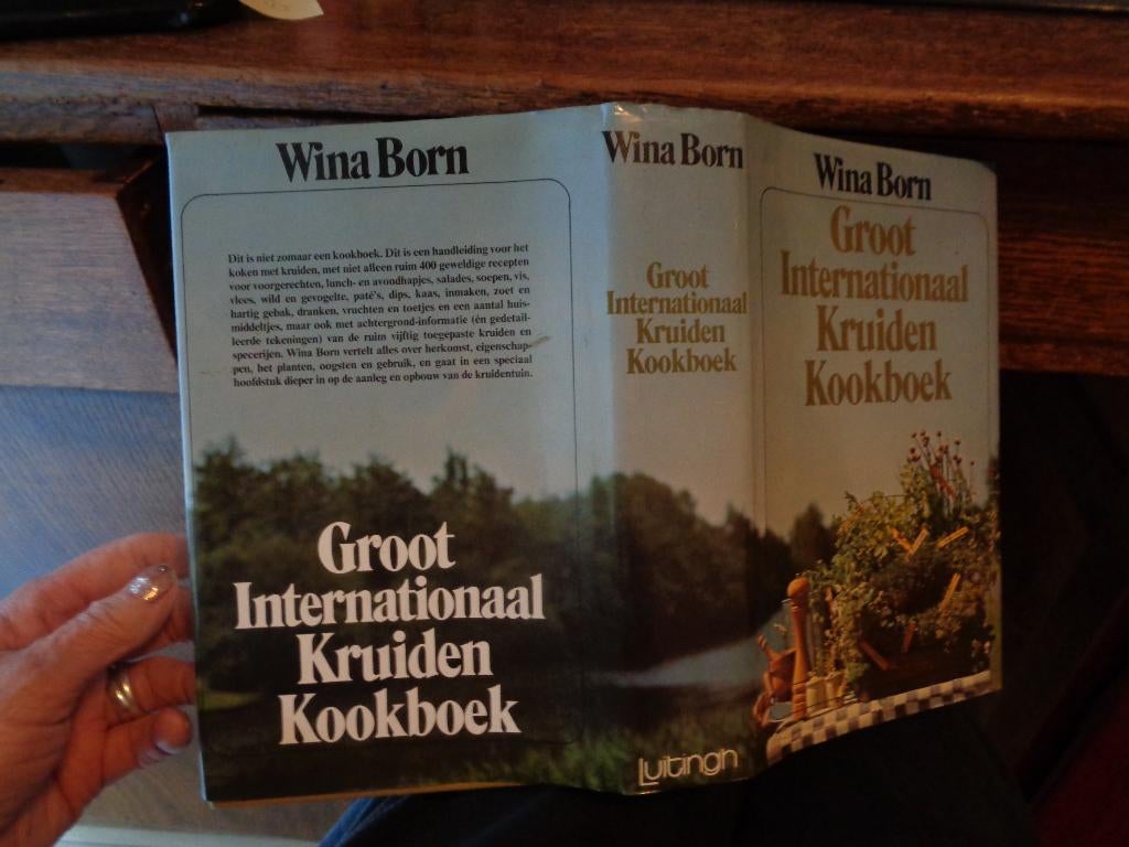 Groot Internationaal Kruiden Kookboek   Wina Born, Verzenden, Zo goed als nieuw, Azië en Oosters