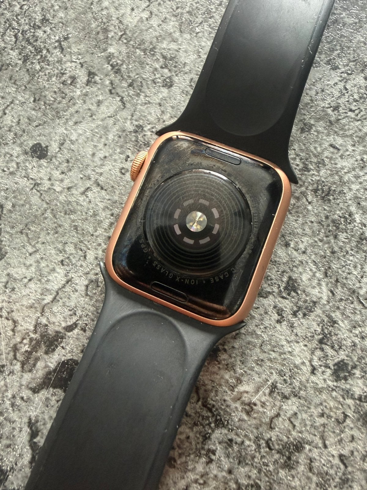 Apple Watch Series 4 GPS 44mm Roségoud Zwart met lader, Hartslag, Zwart, IOS, Ophalen of Verzenden