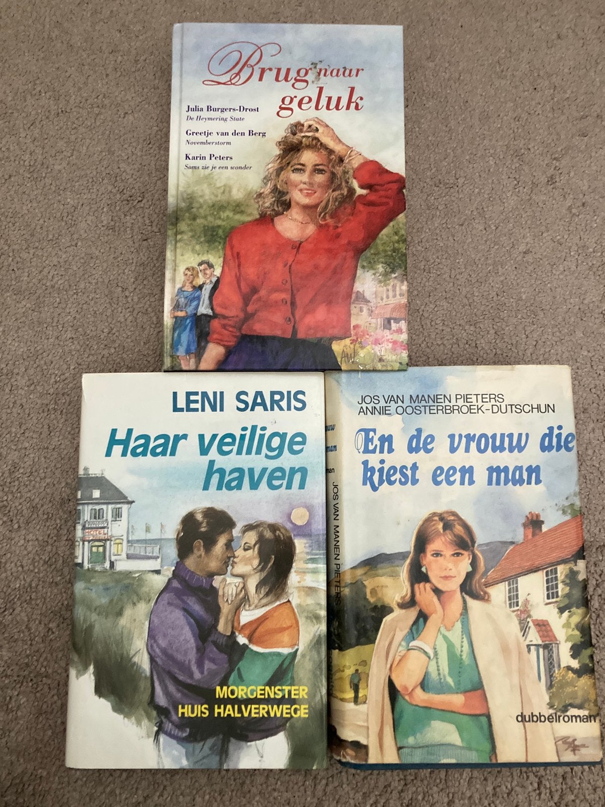 3 streekromans, Ophalen of Verzenden, Gelezen