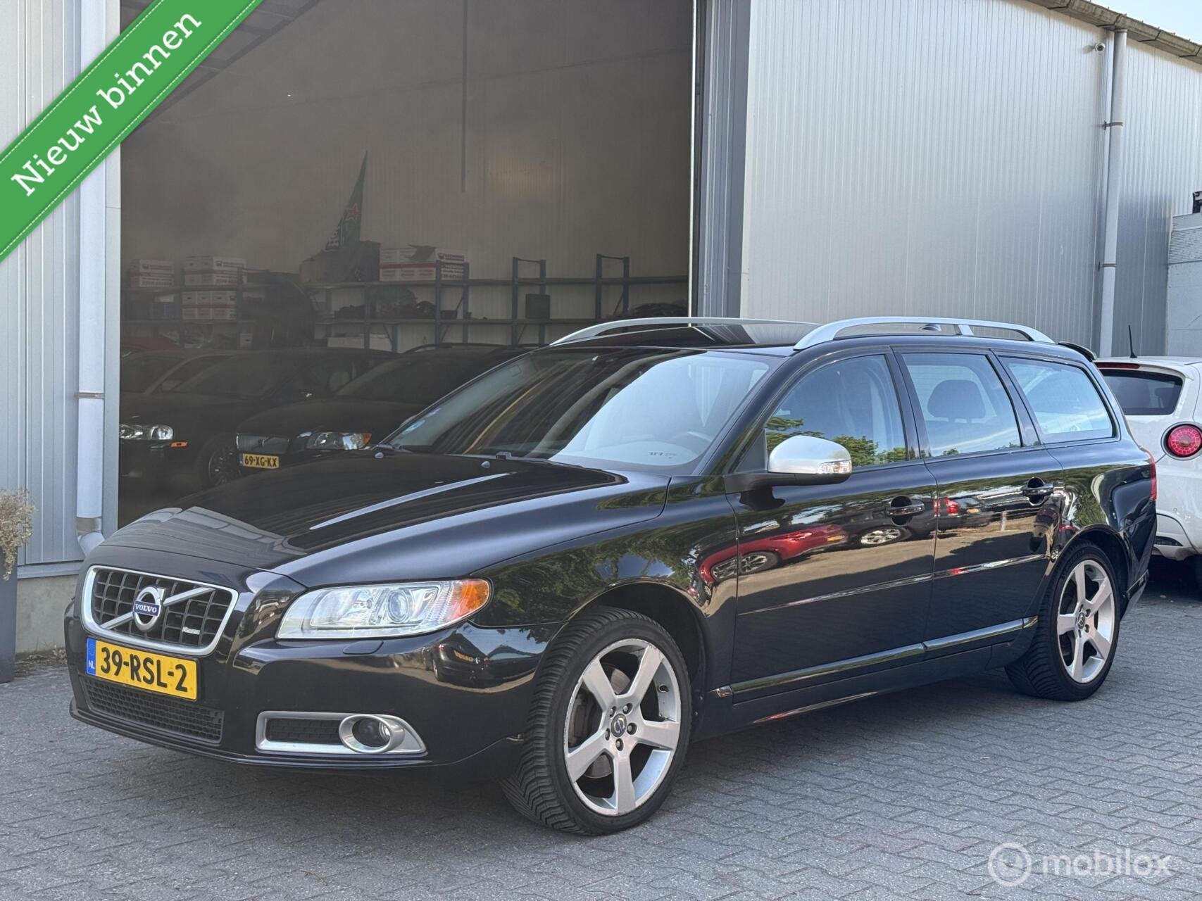 Volvo V70 2.0T R-Edition / R-Design Nette staat, Voorwielaandrijving, Euro 5, 4 cilinders, Zwart