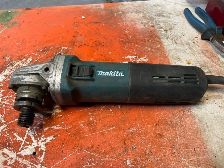 Makita 9565HR Haakse Slijper 1100W - Zo goed als nieuw, Ophalen, Gebruikt, 1000 watt of meer, Haakse handslijpmachine