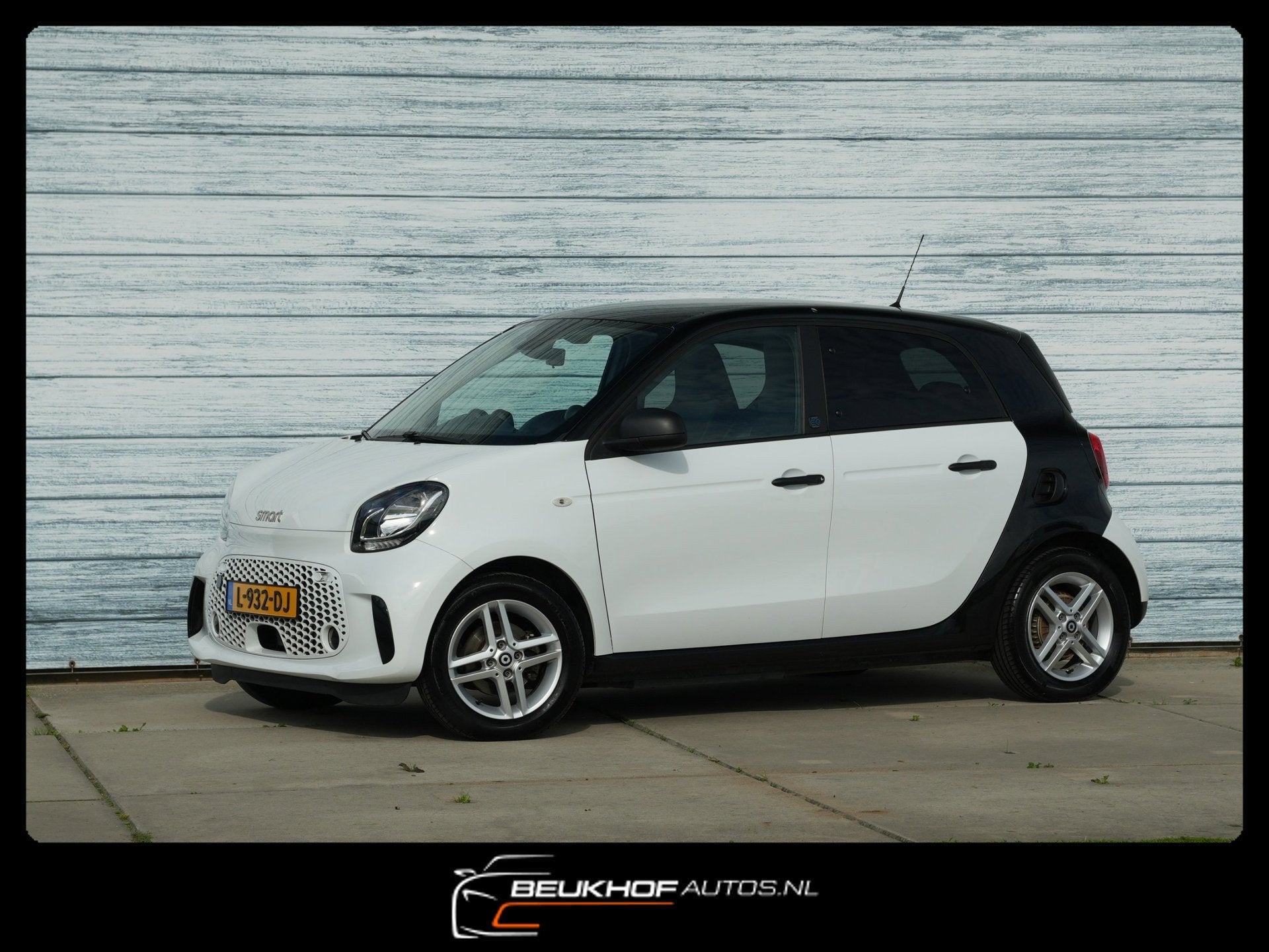 Smart Forfour EQ Essential Sport Automaat 18 kWh Airco Leer, Auto's, Smart, Automaat, Achterwielaandrijving, Gebruikt, 43 €/maand
