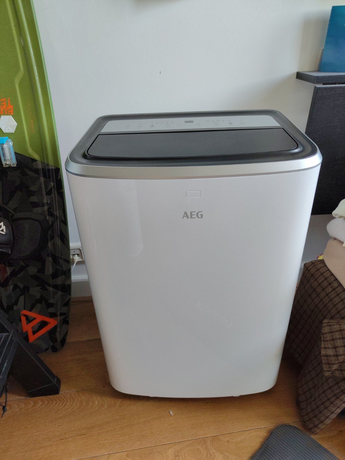 AEG Mobiele Airco AXP26U338CW, Ophalen, Afstandsbediening, Minder dan 60 m³, 3 snelheden of meer