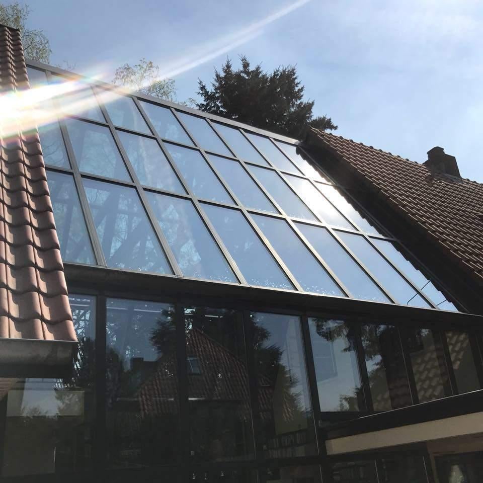 Glasbewassing & reiniging van gevel, dak en zonnepanelen, Schoonmaken bedrijfsruimte