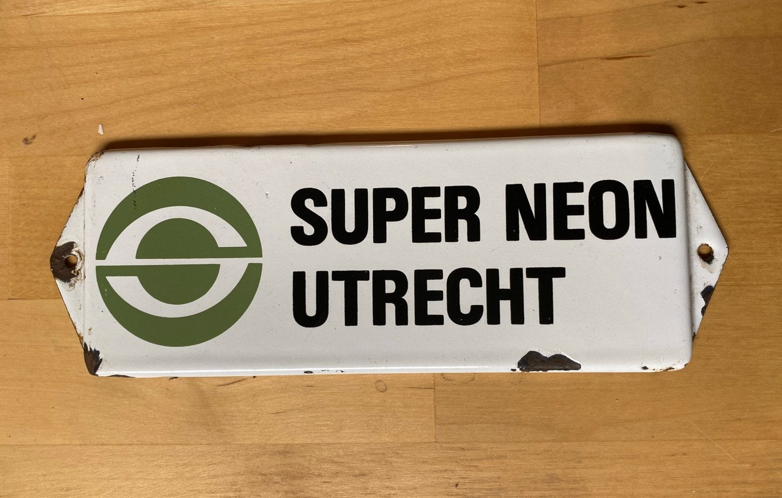 Emaille bordje Super Neon Utrecht, Verzamelen, Merken en Reclamevoorwerpen, Ophalen of Verzenden, Zo goed als nieuw, Reclamebord