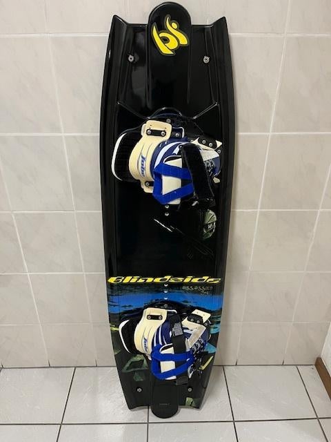 Wakeboard met Bindingen en Trailer Bag en zwemvesten, Ophalen, Zo goed als nieuw, Overige typen