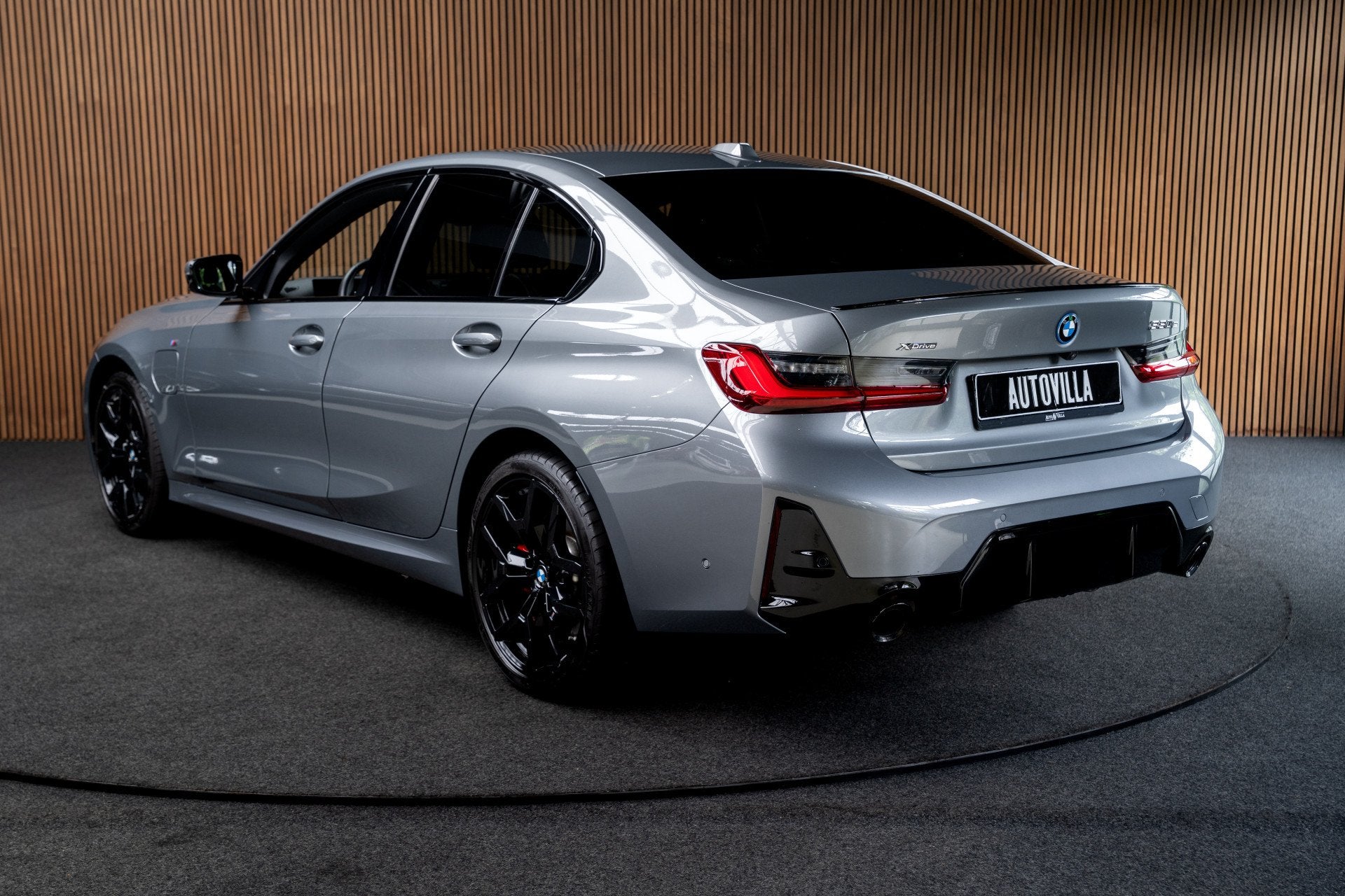 BMW 3-serie 330e xDrive M-pakket Pano HUD Leer 360 Harman K., Achterwielaandrijving, Gebruikt, Leder en Stof, Bedrijf